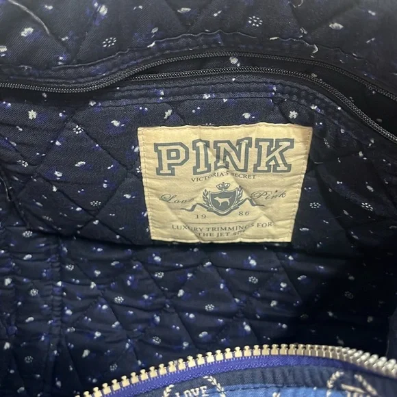 Victoria’s Secret travel bag - Picture 6 of 8